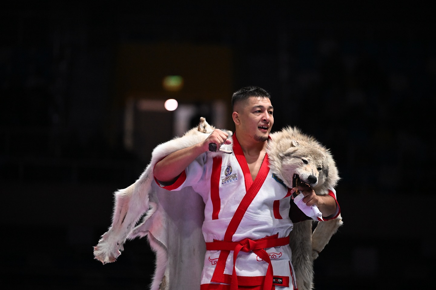 КҮШ АТАСЫН ТАНЫМАЙДЫ ЕКЕН…