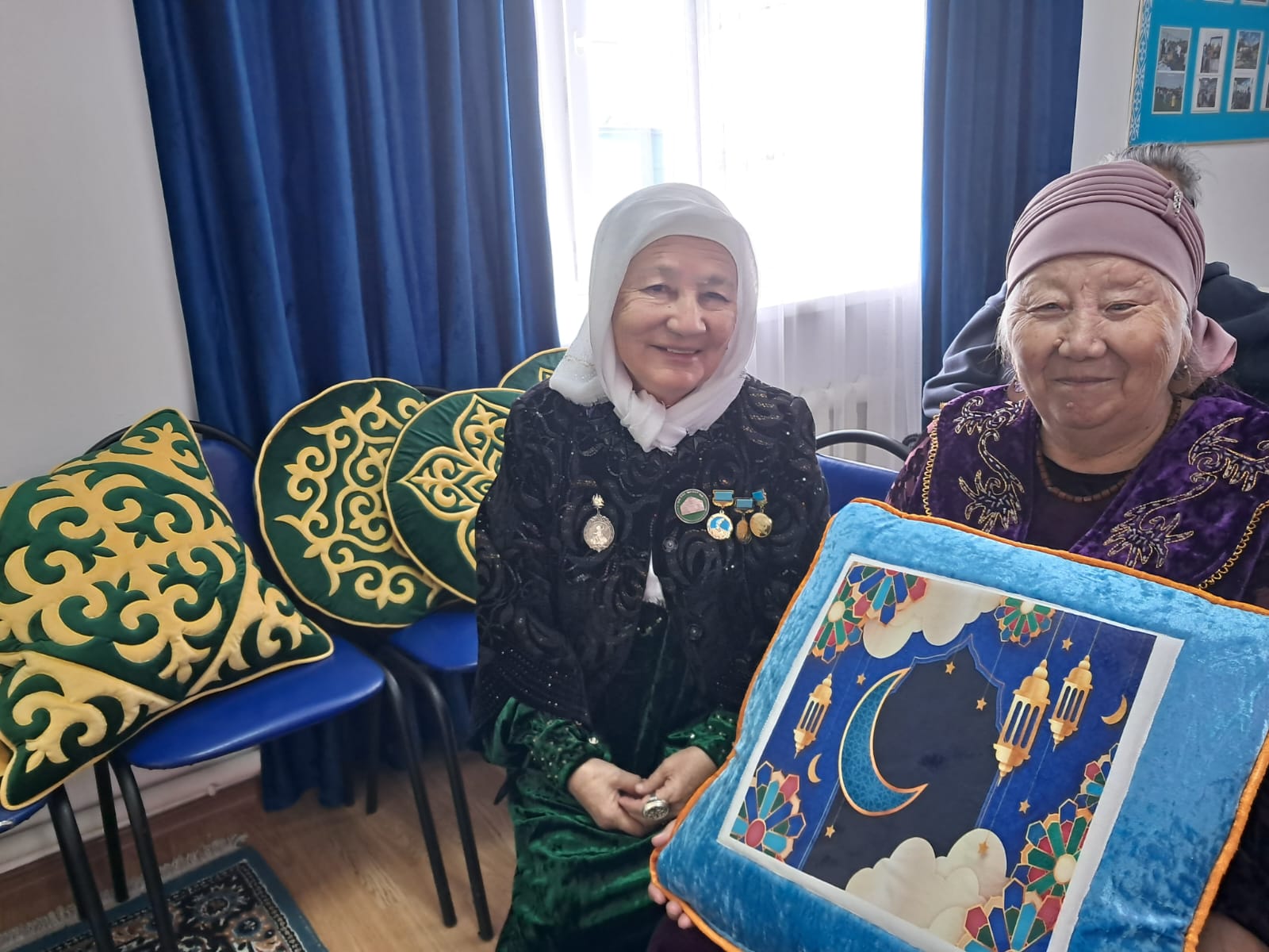 ОЮҒА ТІЛ БІТІРГЕН ДӘМЕТ АПА