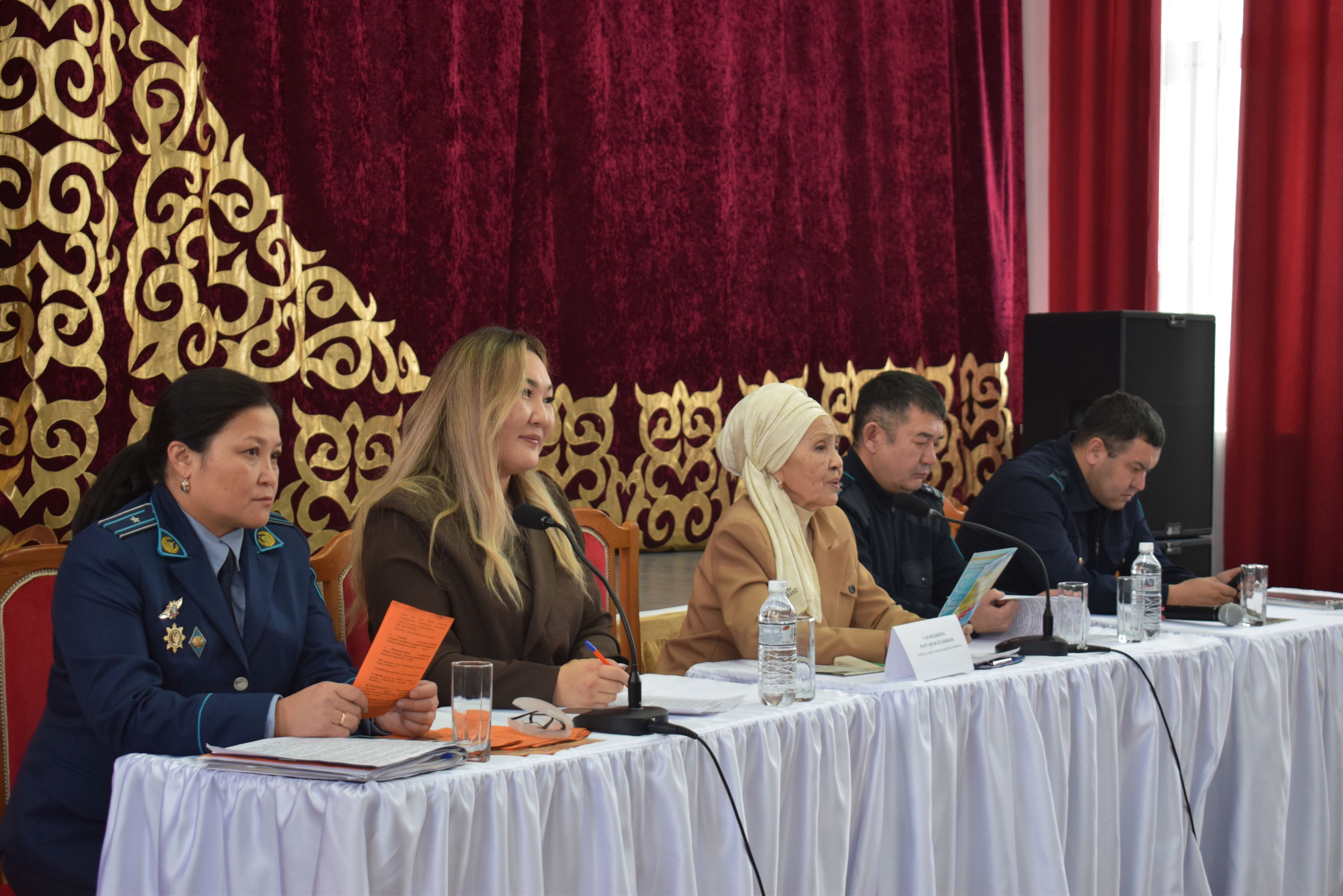 СТУДЕНТТЕРГЕ КЕҢЕС БЕРІЛДІ