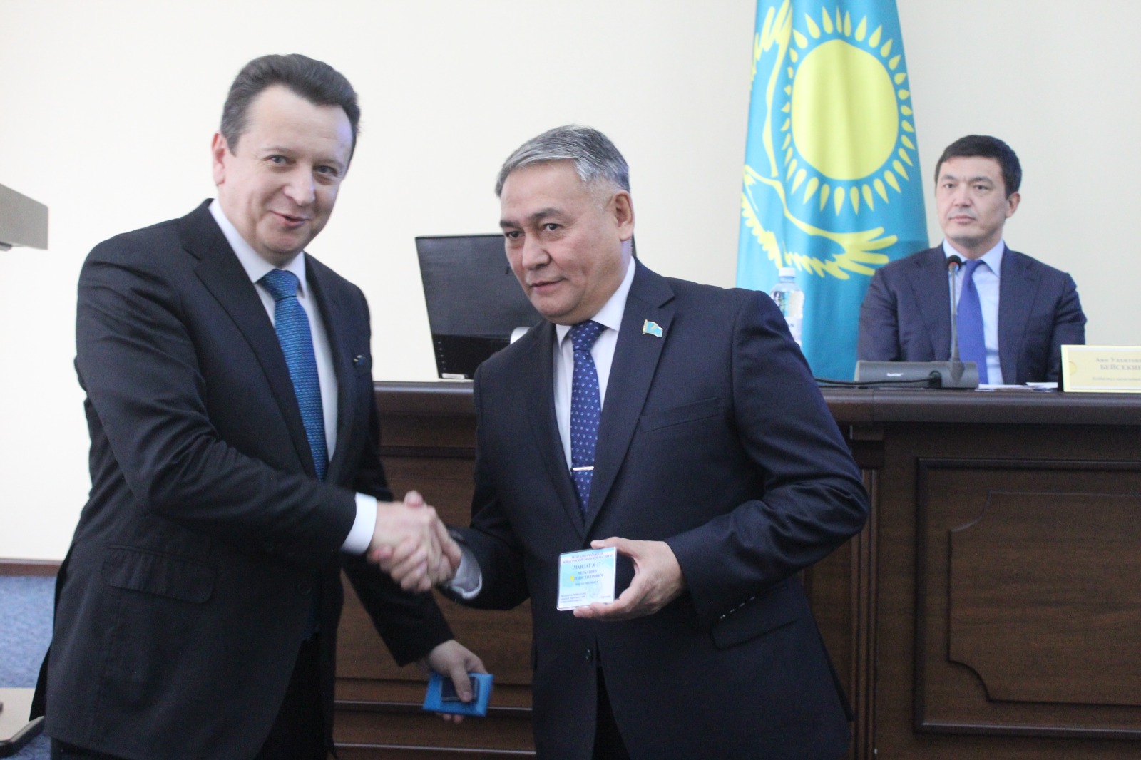 Представили депутата